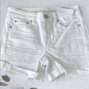 American Eagle White Shorts Size 2 - NWT